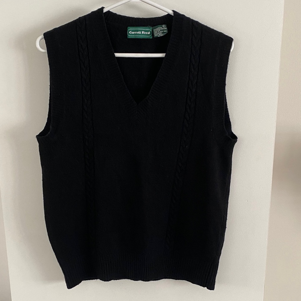CARROLL REED Black V-Neck Sweater Vest